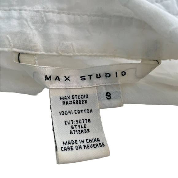 Max Studio.Women’s small white button down shirt with optional button up sleeves - Picture 3 of 3